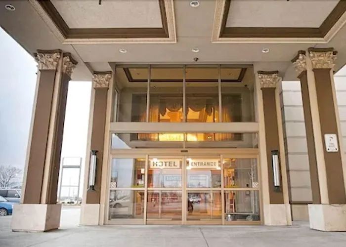 Woodbine Hotel & Suites